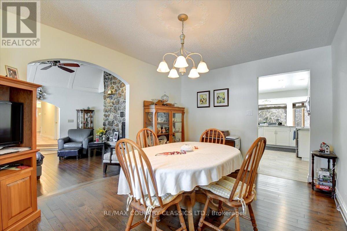 37 Golfview Drive, Bancroft (Bancroft Ward), Ontario  K0L 1C0 - Photo 12 - X12823160