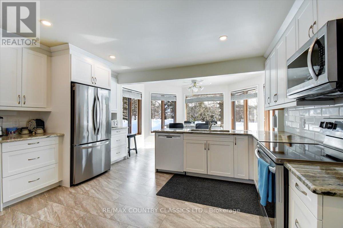 37 Golfview Drive, Bancroft (Bancroft Ward), Ontario  K0L 1C0 - Photo 14 - X12823160