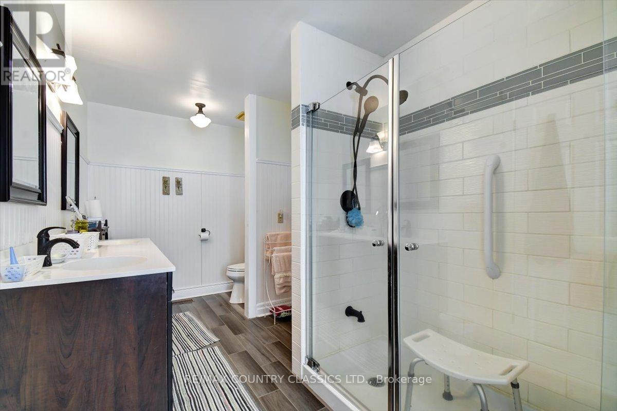 37 Golfview Drive, Bancroft (Bancroft Ward), Ontario  K0L 1C0 - Photo 25 - X12823160