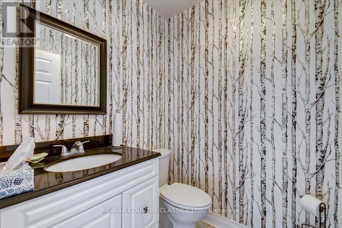 37 Golfview Drive, Bancroft (Bancroft Ward), Ontario  K0L 1C0 - Photo 34 - X12823160