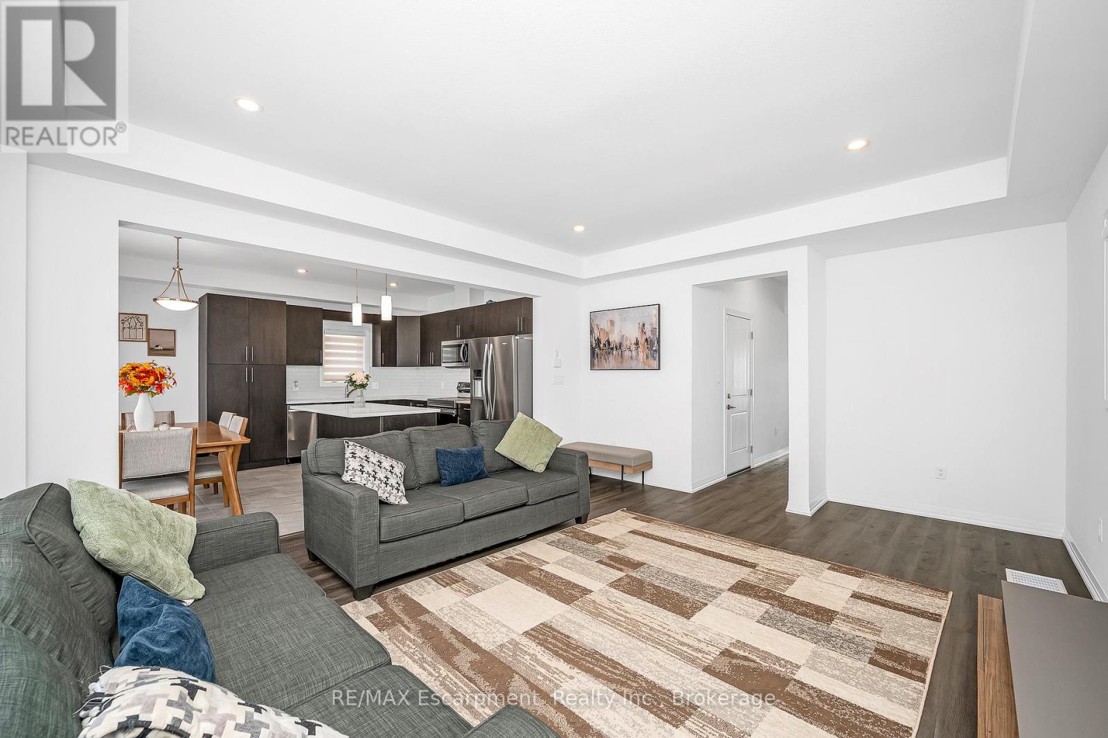 61 Wilson Drive, Thorold (Hurricane/merrittville), Ontario  L2V 0M4 - Photo 7 - X12823212