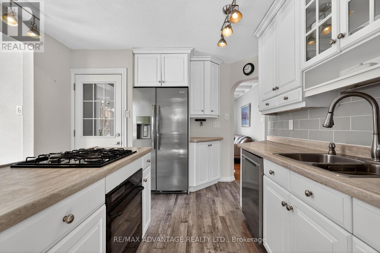 572 Huntingdon Drive, London South (South R), Ontario  N6C 4J4 - Photo 13 - X12822990