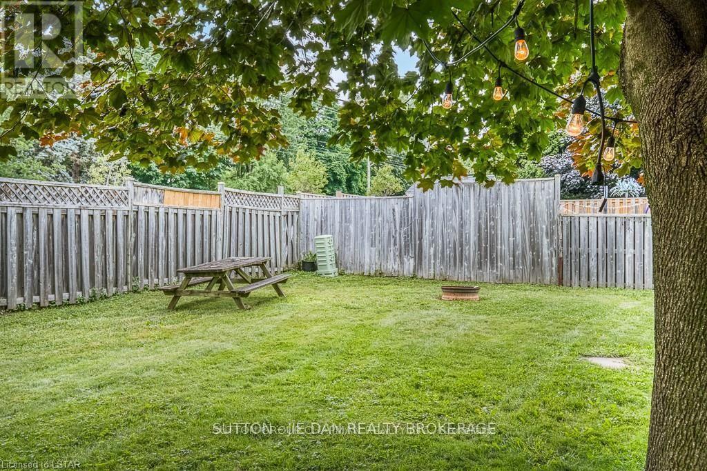 228 Burnside Drive, London East (East I), Ontario  N5V 1B9 - Photo 13 - X12823036