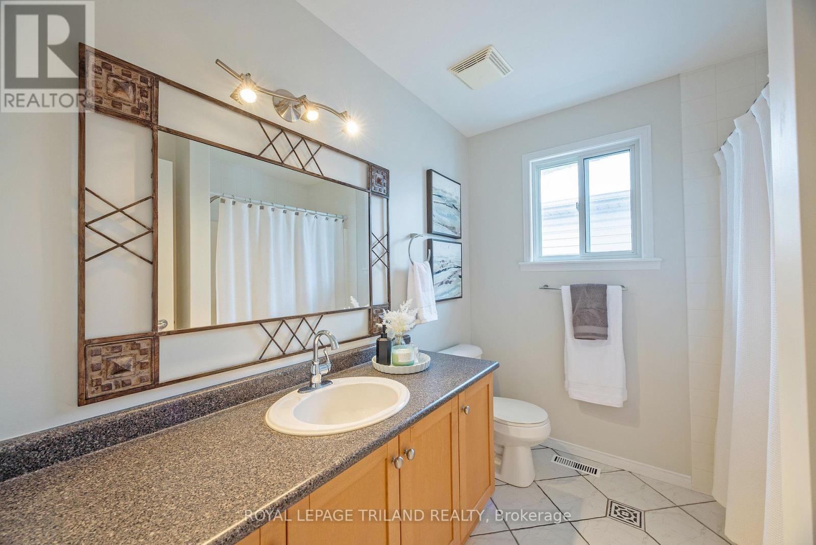 472 Talltree Crescent, London East, Ontario  N5V 5E6 - Photo 17 - X12823080