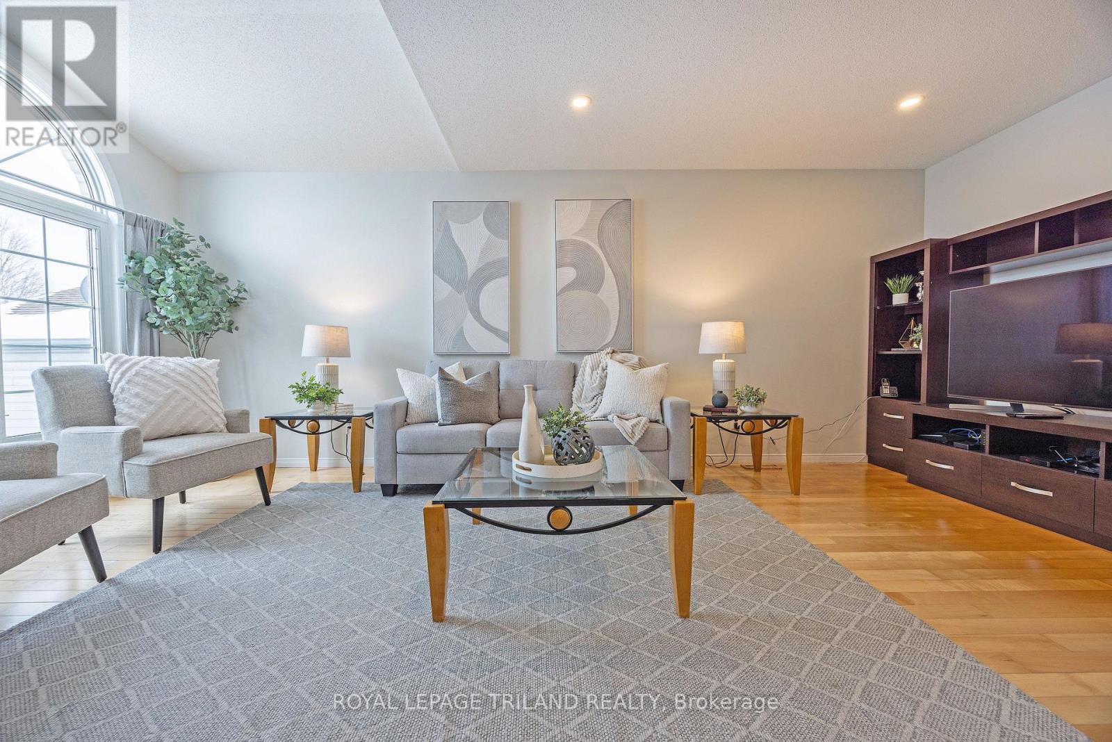 472 Talltree Crescent, London East, Ontario  N5V 5E6 - Photo 3 - X12823080