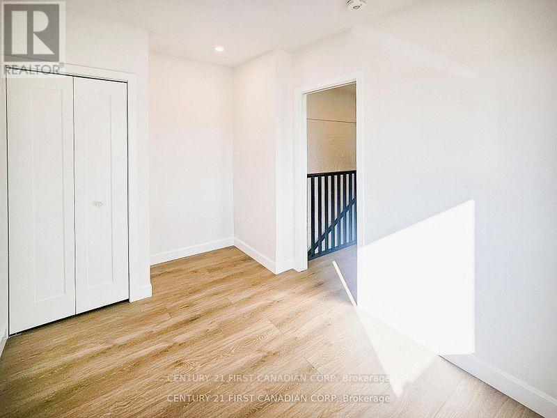 Unit 4 - 857 Dundas Street, London East (East L), Ontario  N5W 2Z8 - Photo 11 - X12823234