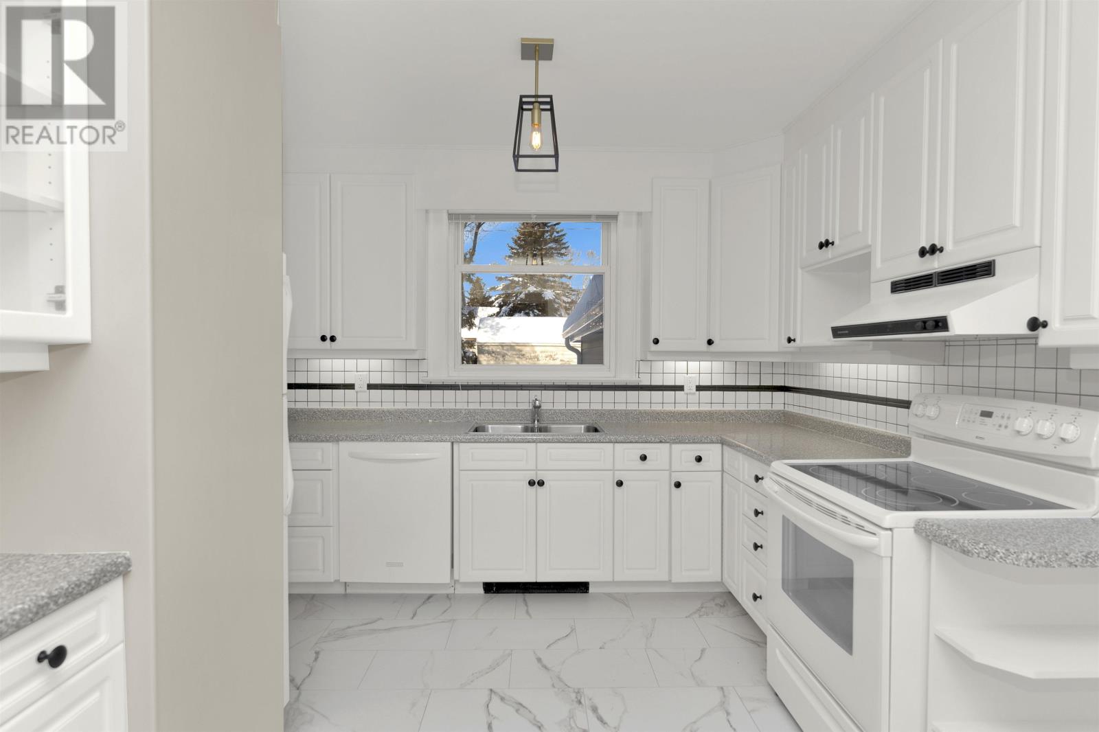 120 High St S, Thunder Bay, Ontario  P7B 3K5 - Photo 17 - TB2600083