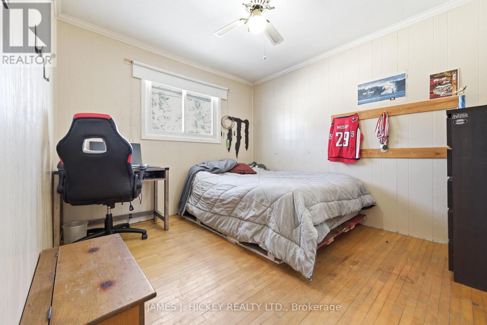 115 Lorne Place, Laurentian Hills, Ontario  K0J 1P0 - Photo 12 - X12823122