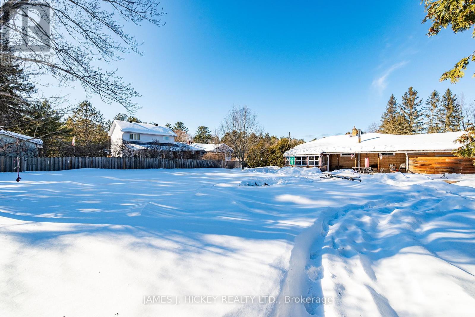 115 Lorne Place, Laurentian Hills, Ontario  K0J 1P0 - Photo 36 - X12823122