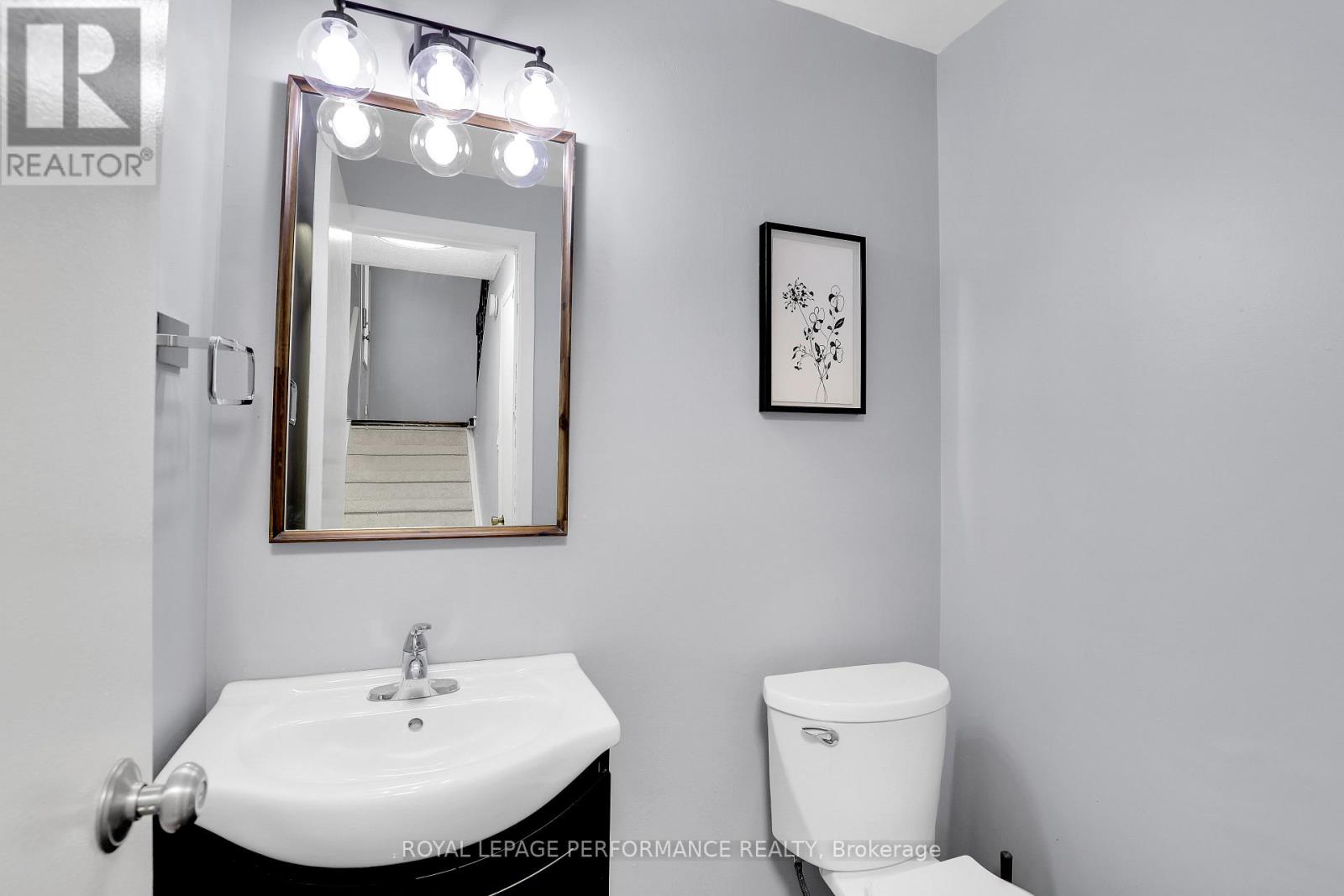 8d Lovell Lane, Ottawa, Ontario  K2H 9B6 - Photo 20 - X12823040