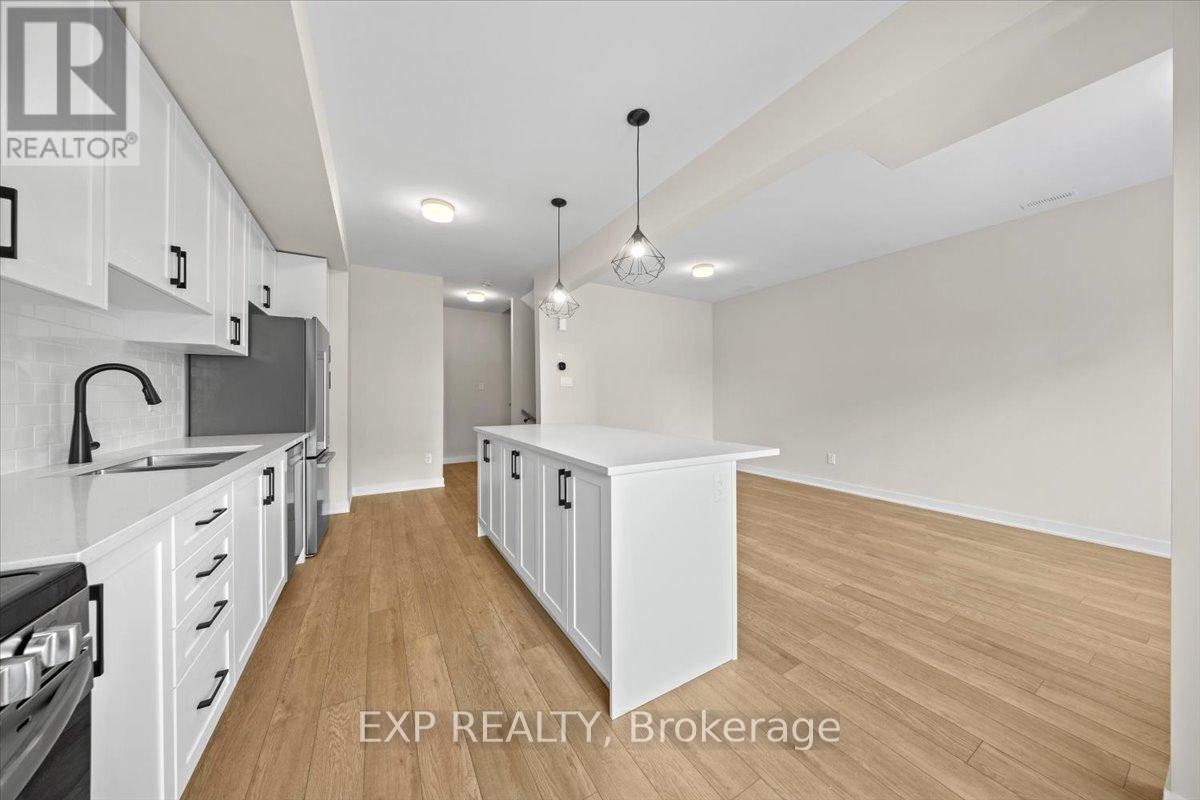 619 Bee Pollen Way, Ottawa, Ontario  K2W 0N9 - Photo 9 - X12823070