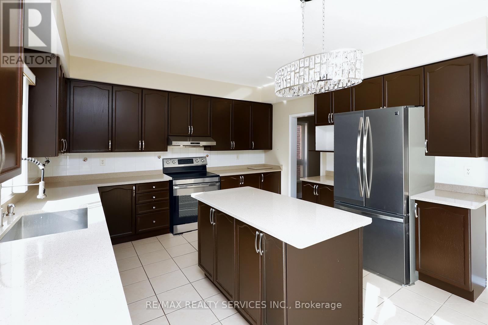 17 Ballantyne Drive, Ajax, Ontario  L1T 4H6 - Photo 15 - E12648556