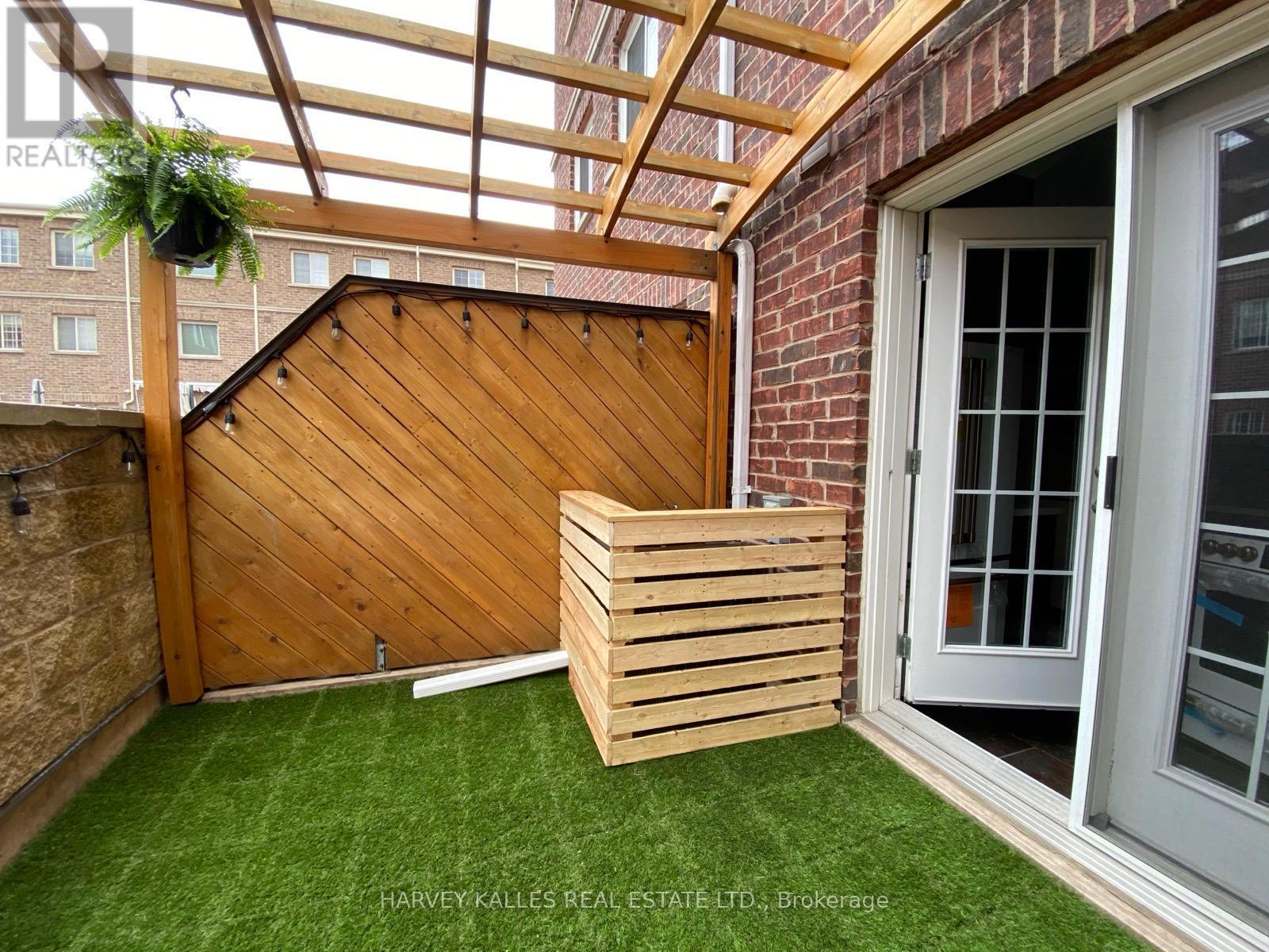 17 Peelar Mews, Toronto (Mimico), Ontario  M8Y 0B1 - Photo 47 - W12822606