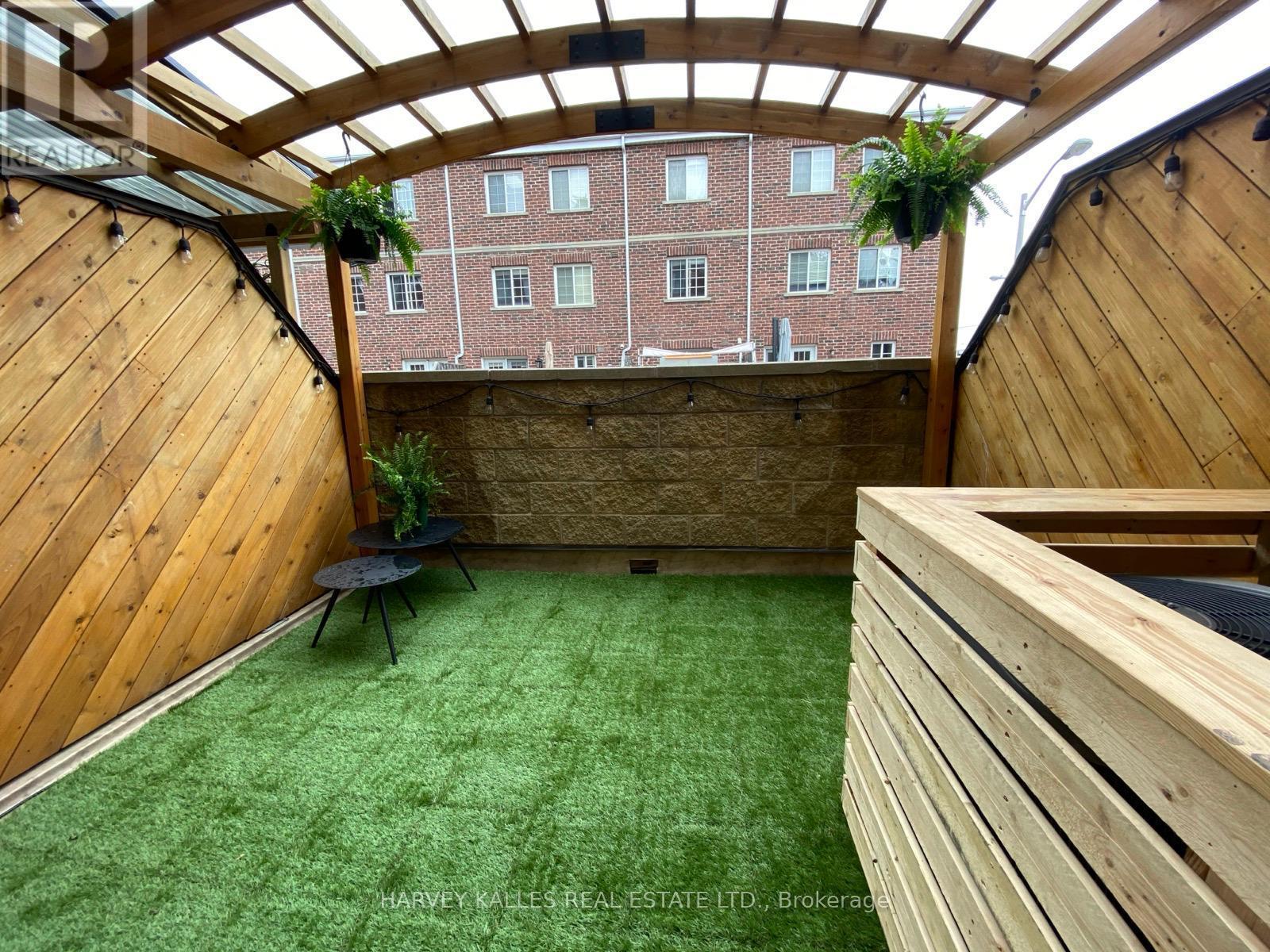 17 Peelar Mews, Toronto (Mimico), Ontario  M8Y 0B1 - Photo 50 - W12822606