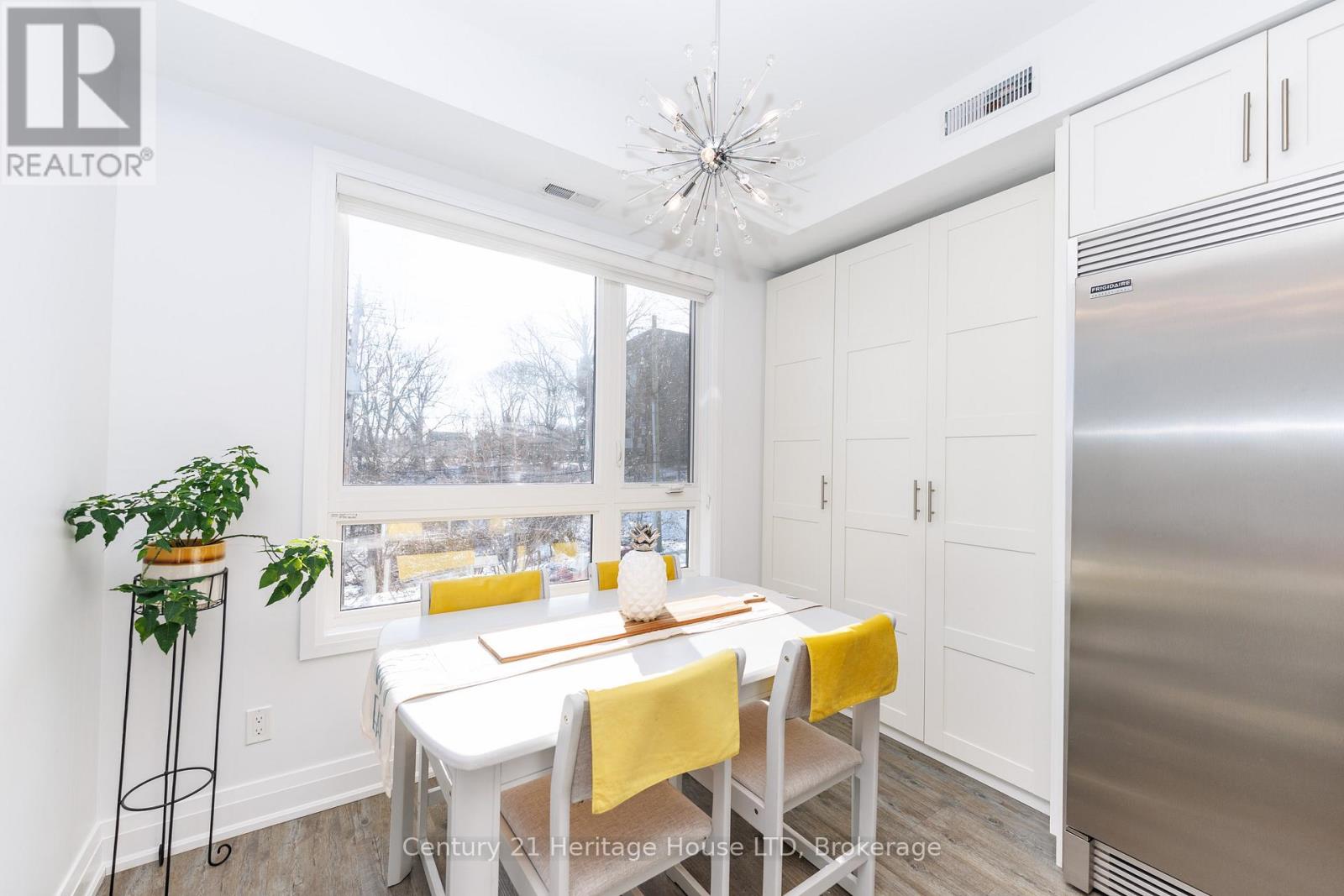 8 - 39 Robinson Street N, Grimsby (Grimsby East), Ontario  L3M 3C9 - Photo 11 - X12823066