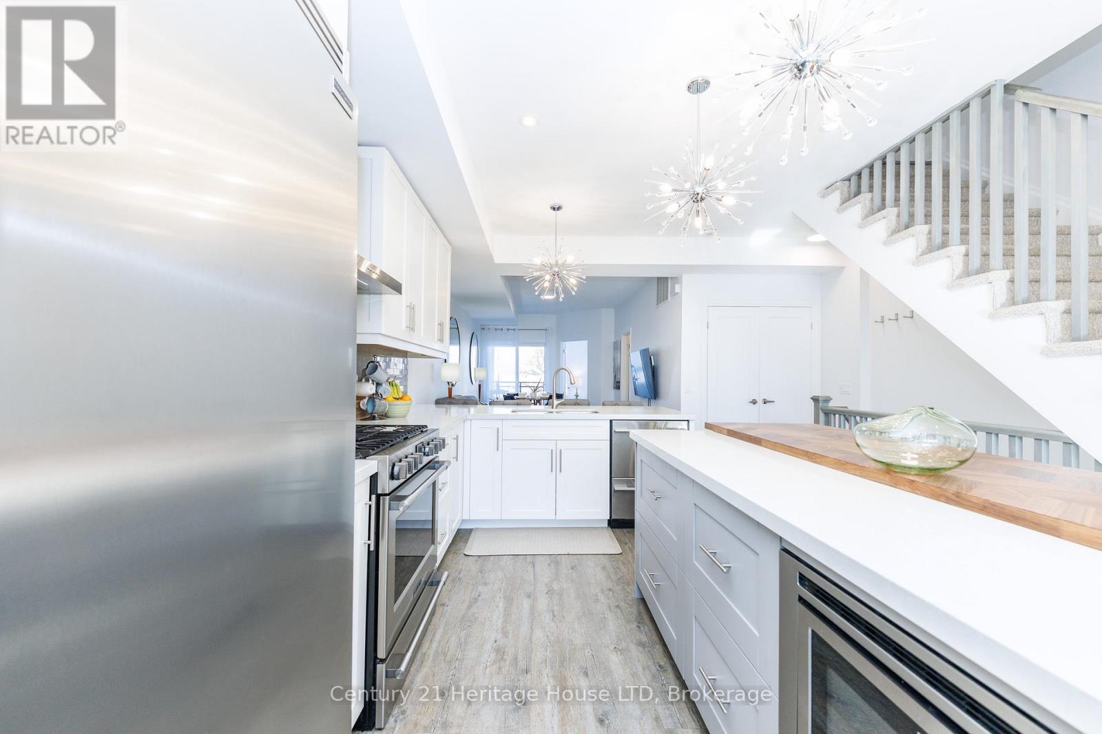 8 - 39 Robinson Street N, Grimsby (Grimsby East), Ontario  L3M 3C9 - Photo 12 - X12823066