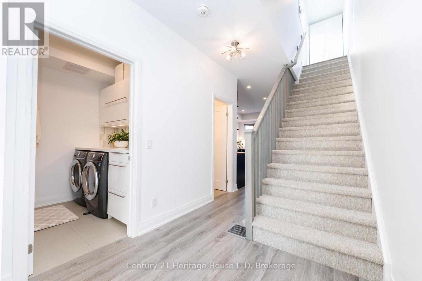 8 - 39 Robinson Street N, Grimsby (Grimsby East), Ontario  L3M 3C9 - Photo 23 - X12823066