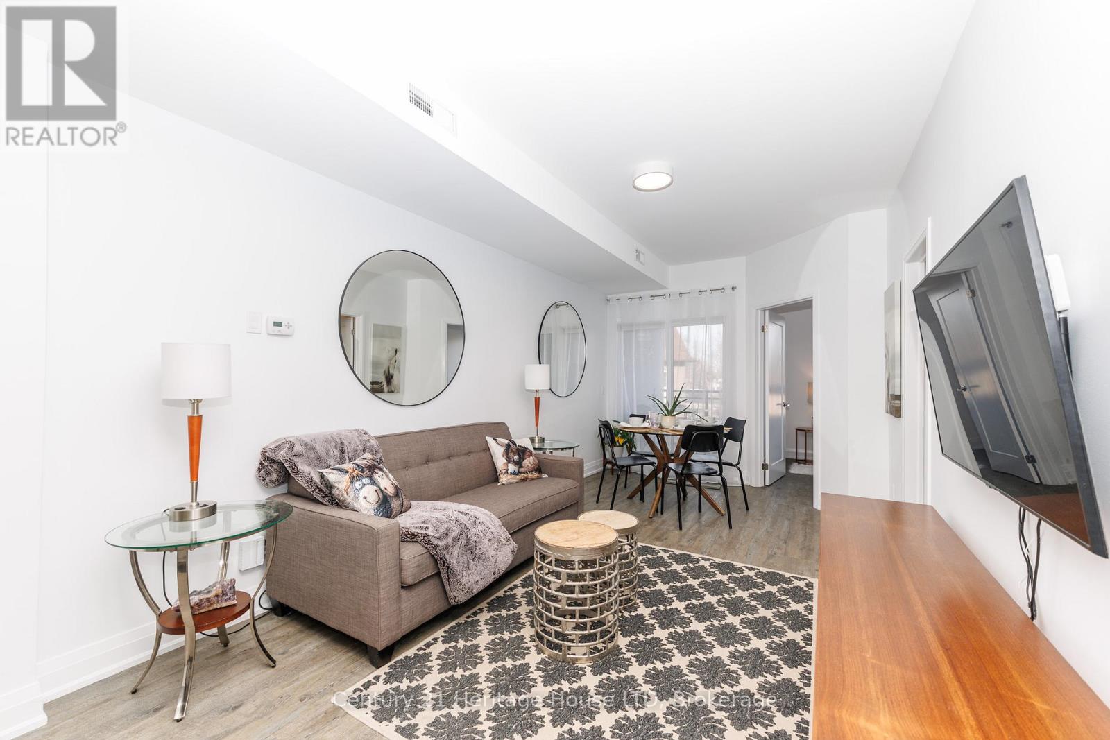 8 - 39 Robinson Street N, Grimsby (Grimsby East), Ontario  L3M 3C9 - Photo 3 - X12823066