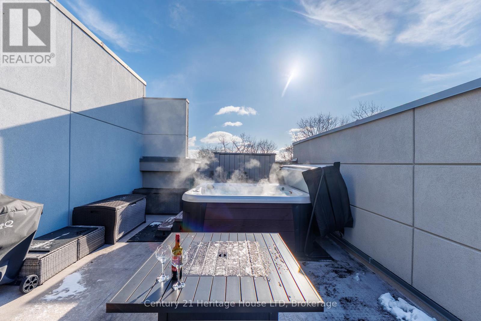 8 - 39 Robinson Street N, Grimsby (Grimsby East), Ontario  L3M 3C9 - Photo 39 - X12823066