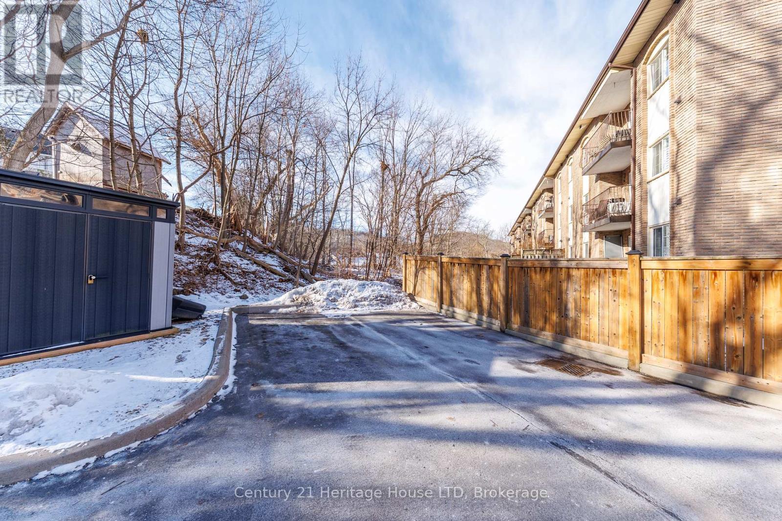 8 - 39 Robinson Street N, Grimsby (Grimsby East), Ontario  L3M 3C9 - Photo 44 - X12823066