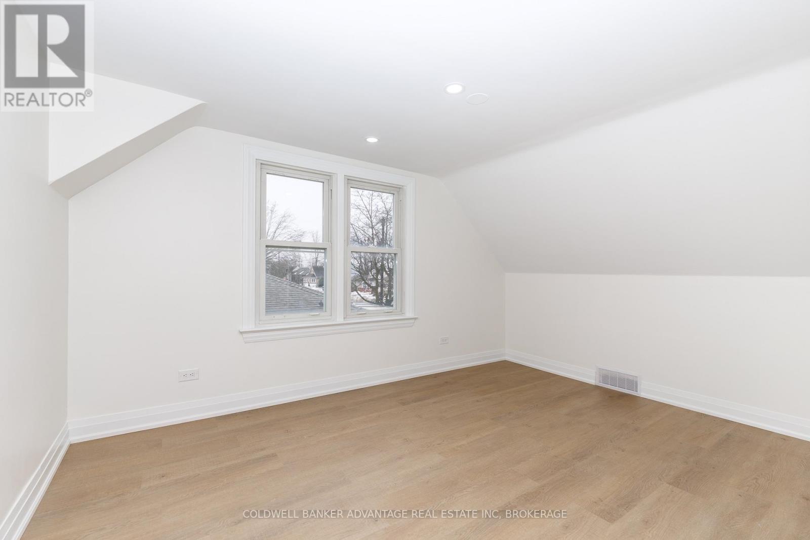 457 Southworth Street S, Welland, Ontario  L3B 2A1 - Photo 18 - X12823108