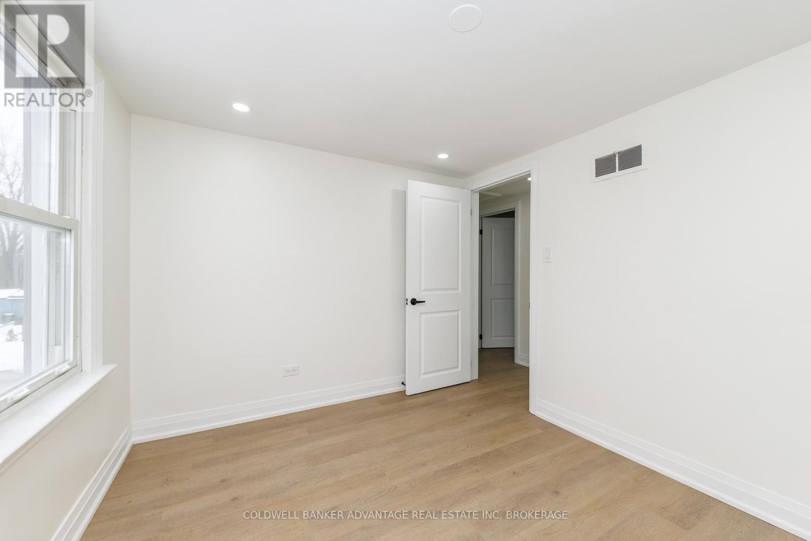 457 Southworth Street S, Welland, Ontario  L3B 2A1 - Photo 26 - X12823108