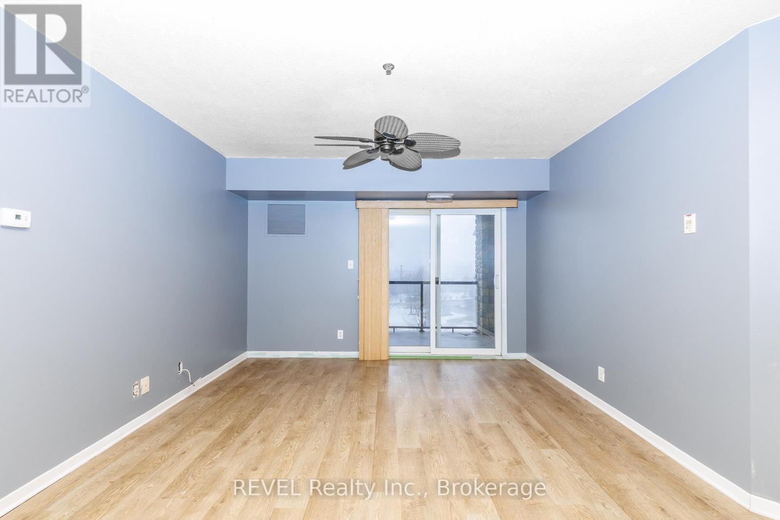 1318 - 330 Prince Charles South Drive, Welland, Ontario  L3C 7B3 - Photo 10 - X12823150