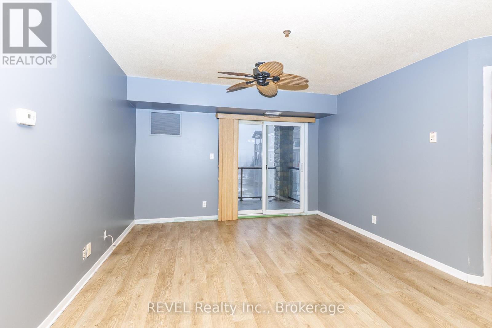 1318 - 330 Prince Charles South Drive, Welland, Ontario  L3C 7B3 - Photo 11 - X12823150