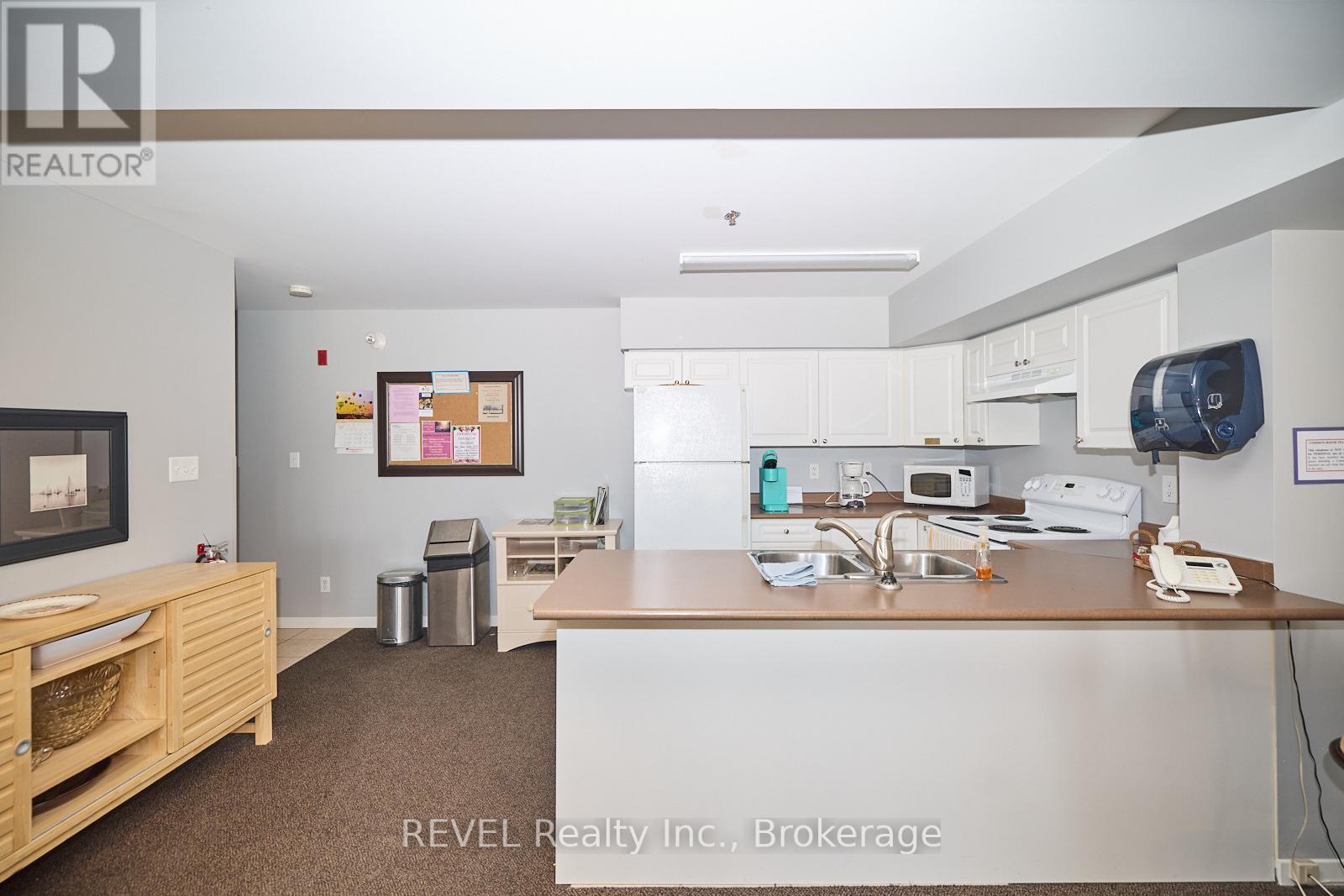 1318 - 330 Prince Charles South Drive, Welland, Ontario  L3C 7B3 - Photo 25 - X12823150