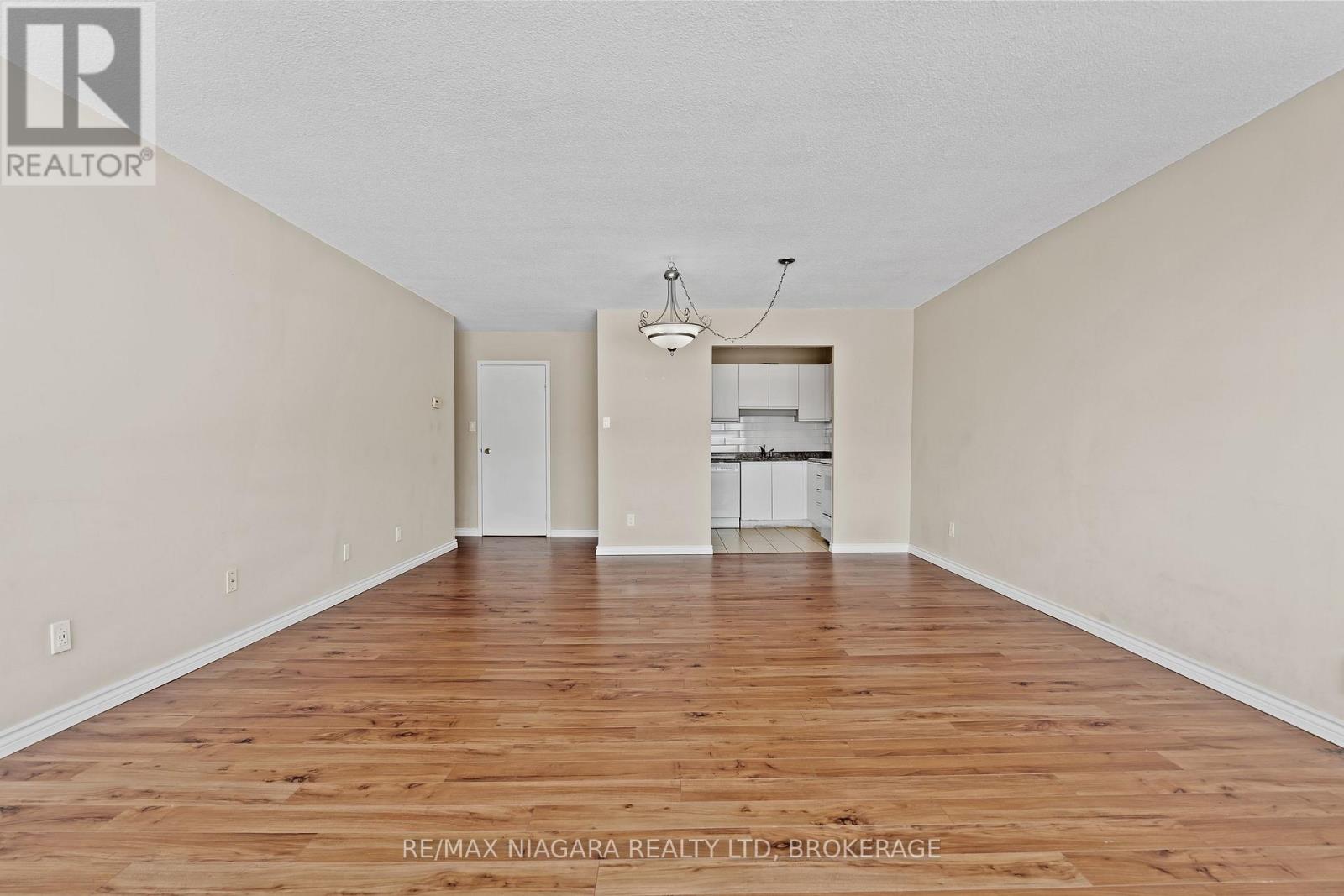 502 - 7 Gale Crescent, St. Catharines (E. Chester), Ontario  L2R 7M8 - Photo 8 - X12823210