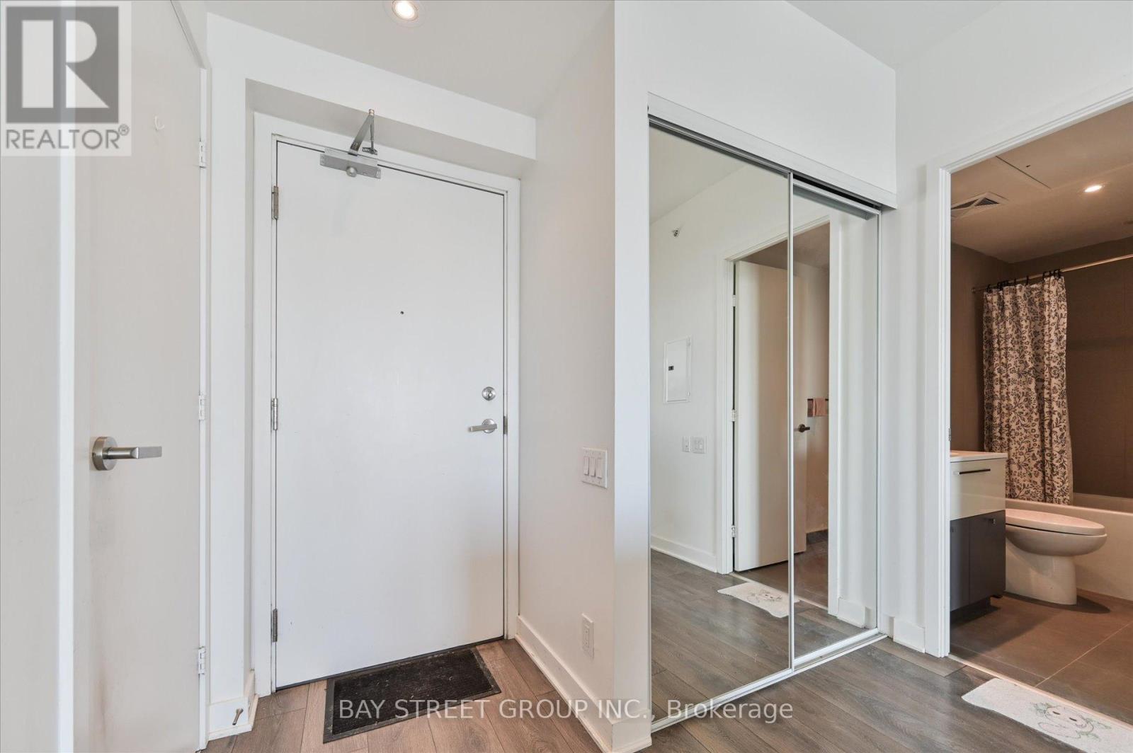 5002 - 15 Grenville Street, Toronto, Ontario  M4Y 0B9 - Photo 5 - C12766766