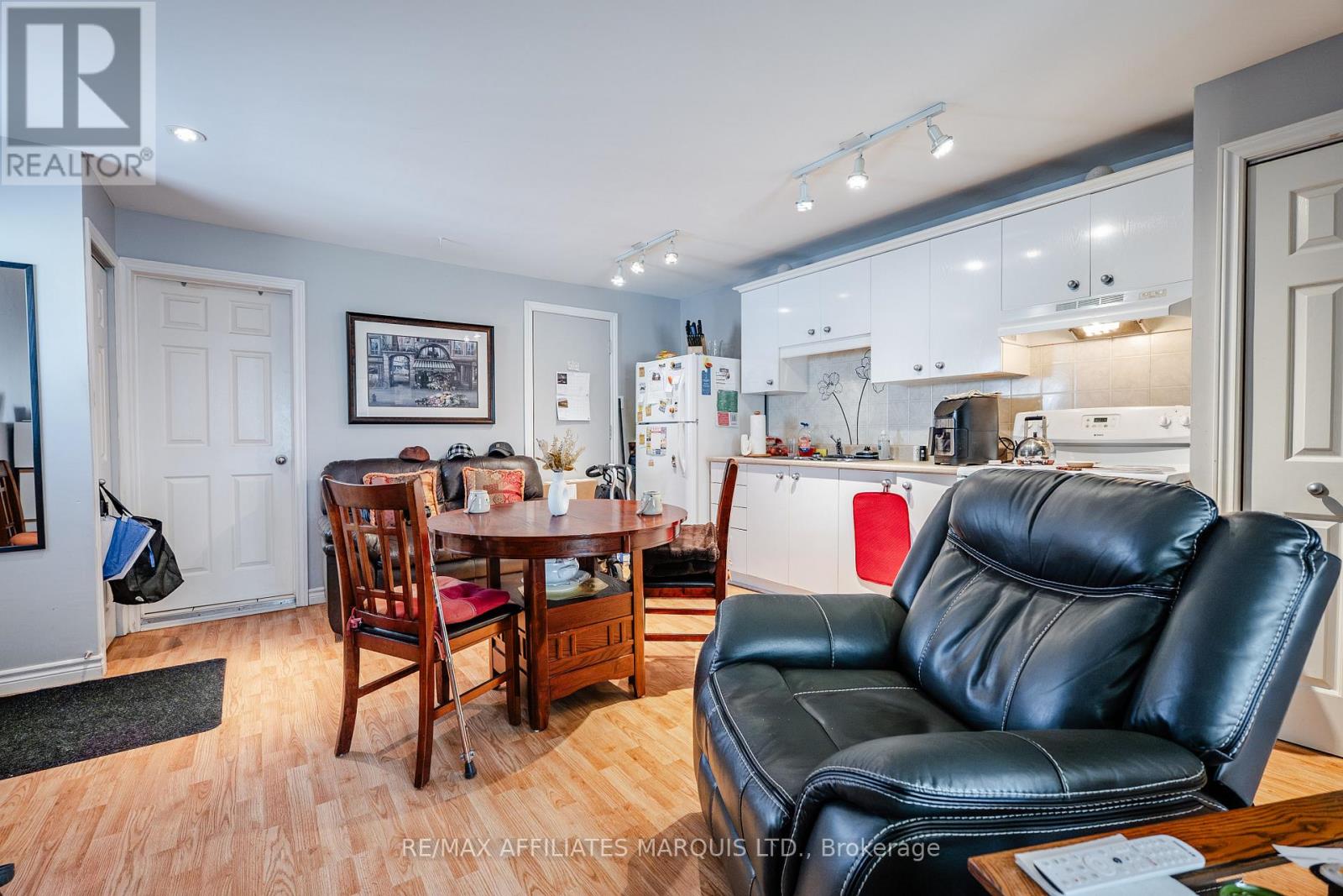 311 Sixth Street E, Cornwall, Ontario  K6H 2N8 - Photo 9 - X12470586