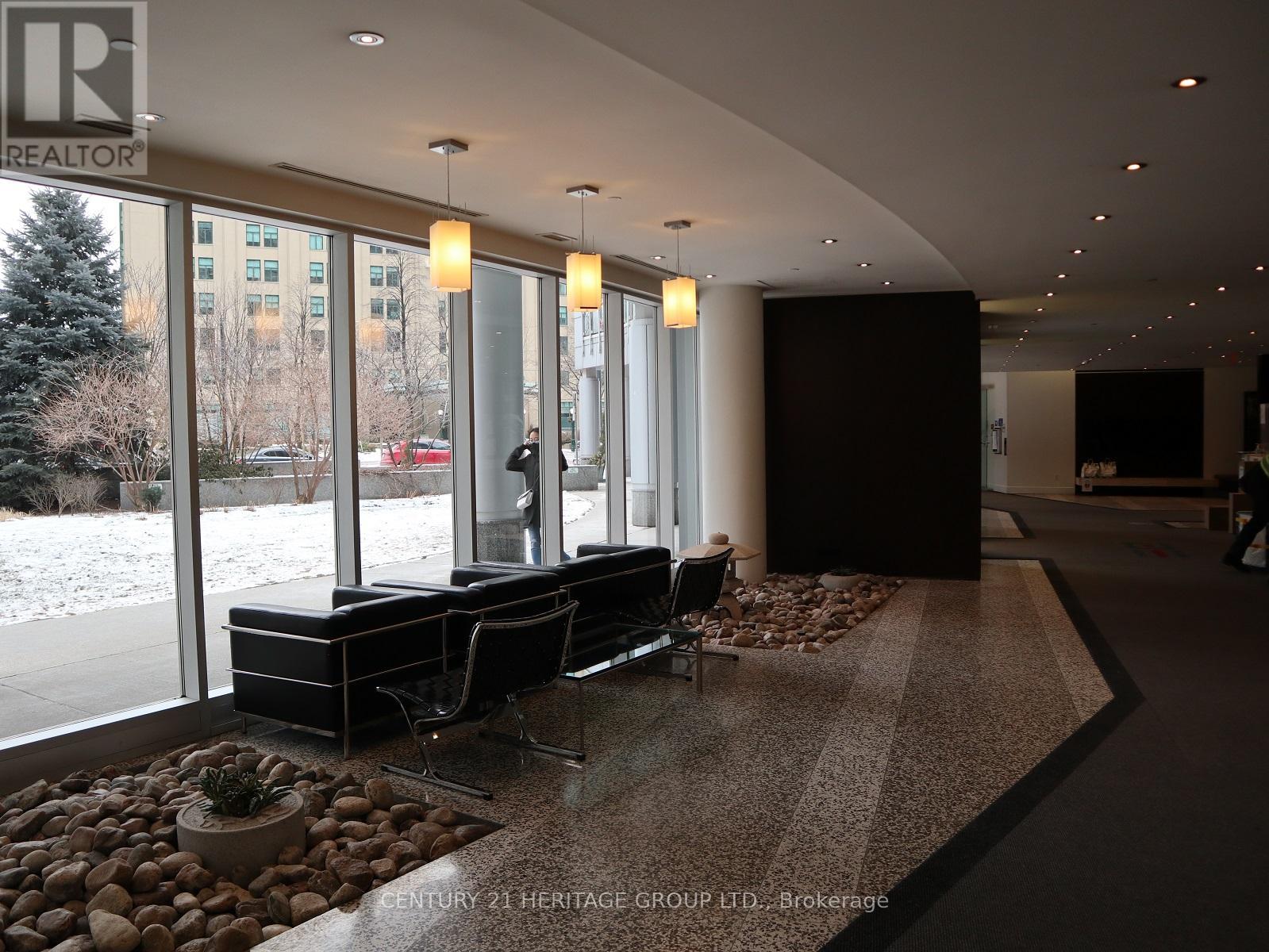 604 - 8 York Street, Toronto (Waterfront Communities), Ontario  M5J 2Y2 - Photo 4 - C12823002