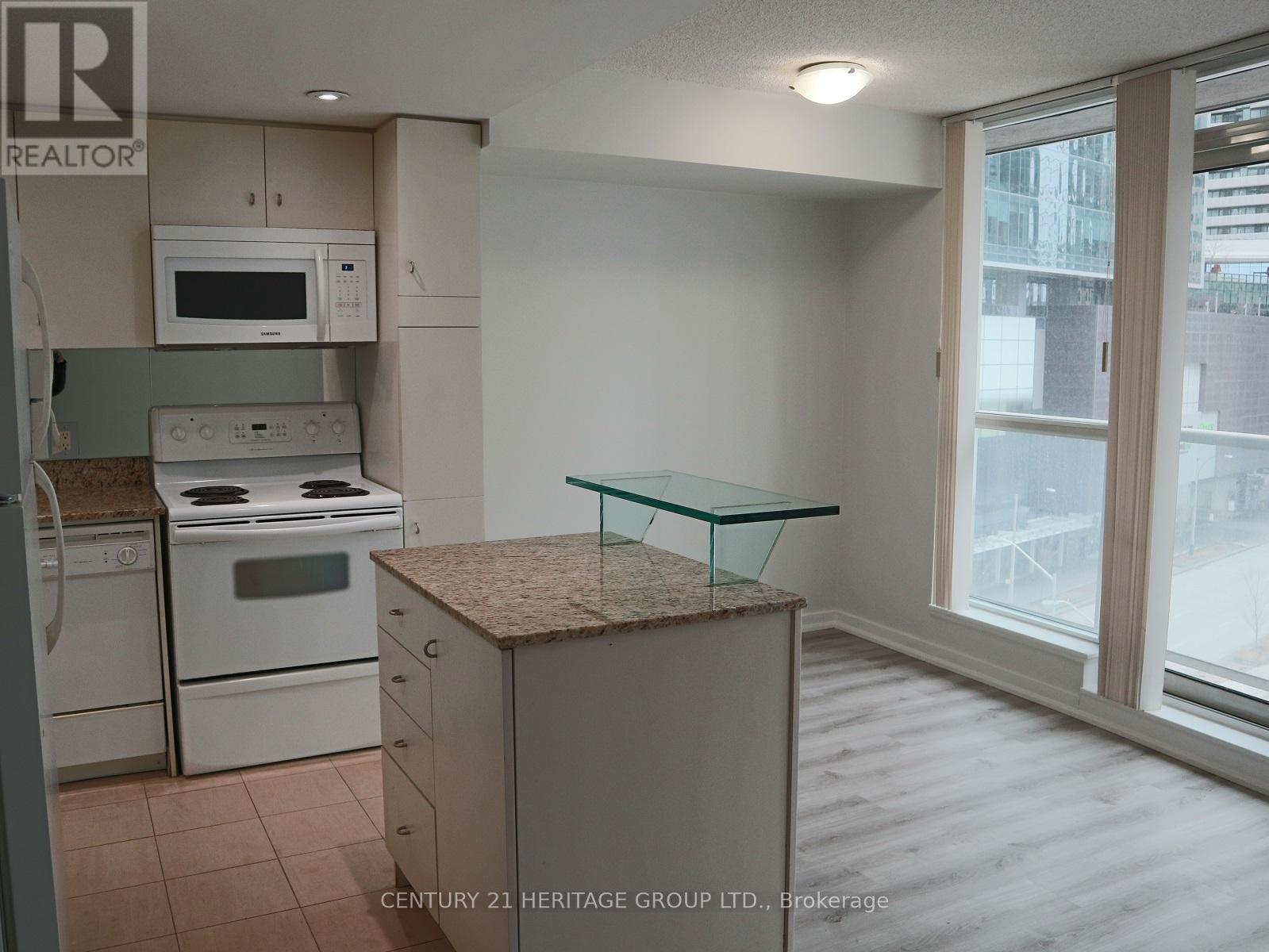 604 - 8 York Street, Toronto (Waterfront Communities), Ontario  M5J 2Y2 - Photo 6 - C12823002