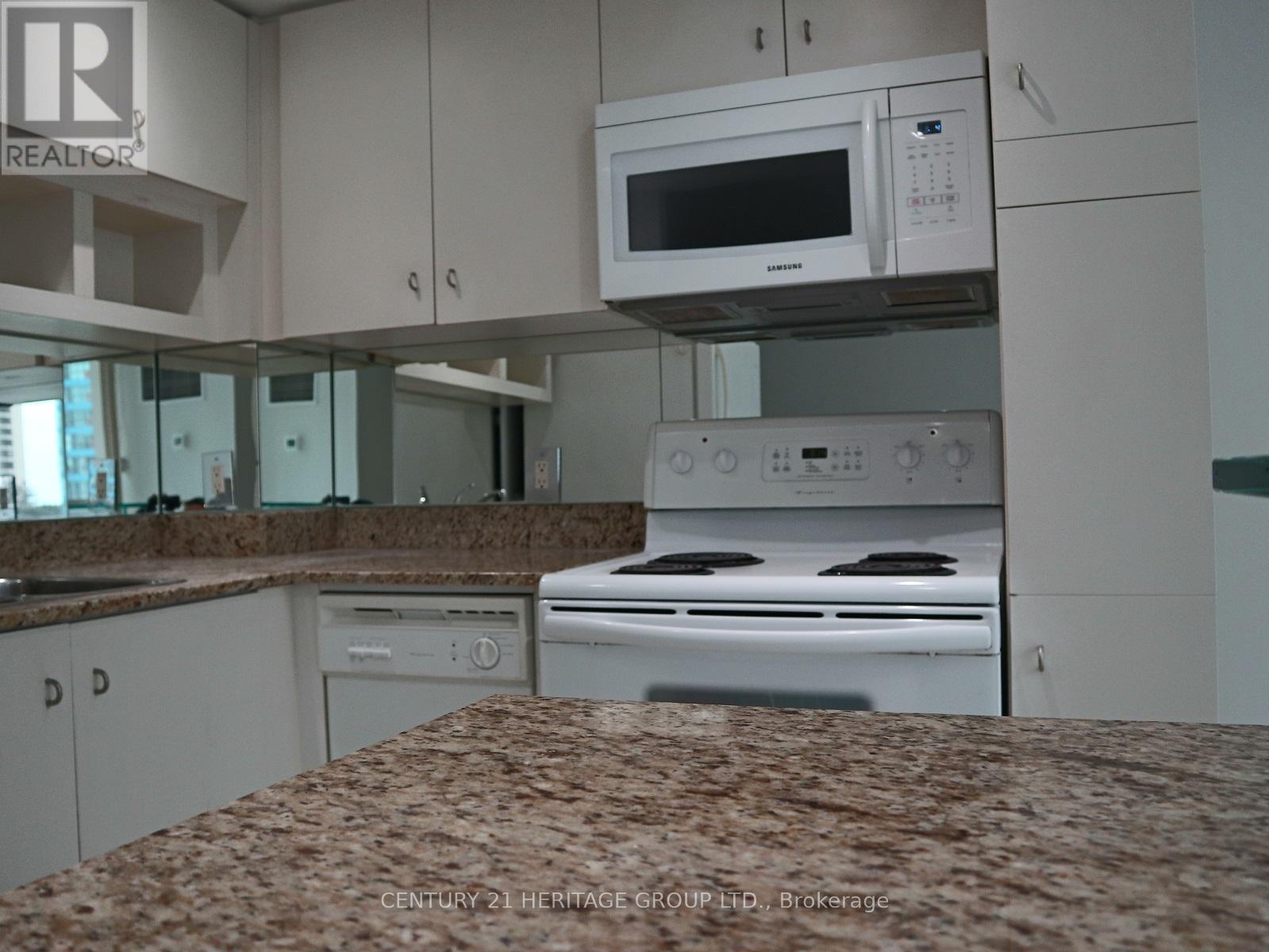 604 - 8 York Street, Toronto (Waterfront Communities), Ontario  M5J 2Y2 - Photo 8 - C12823002