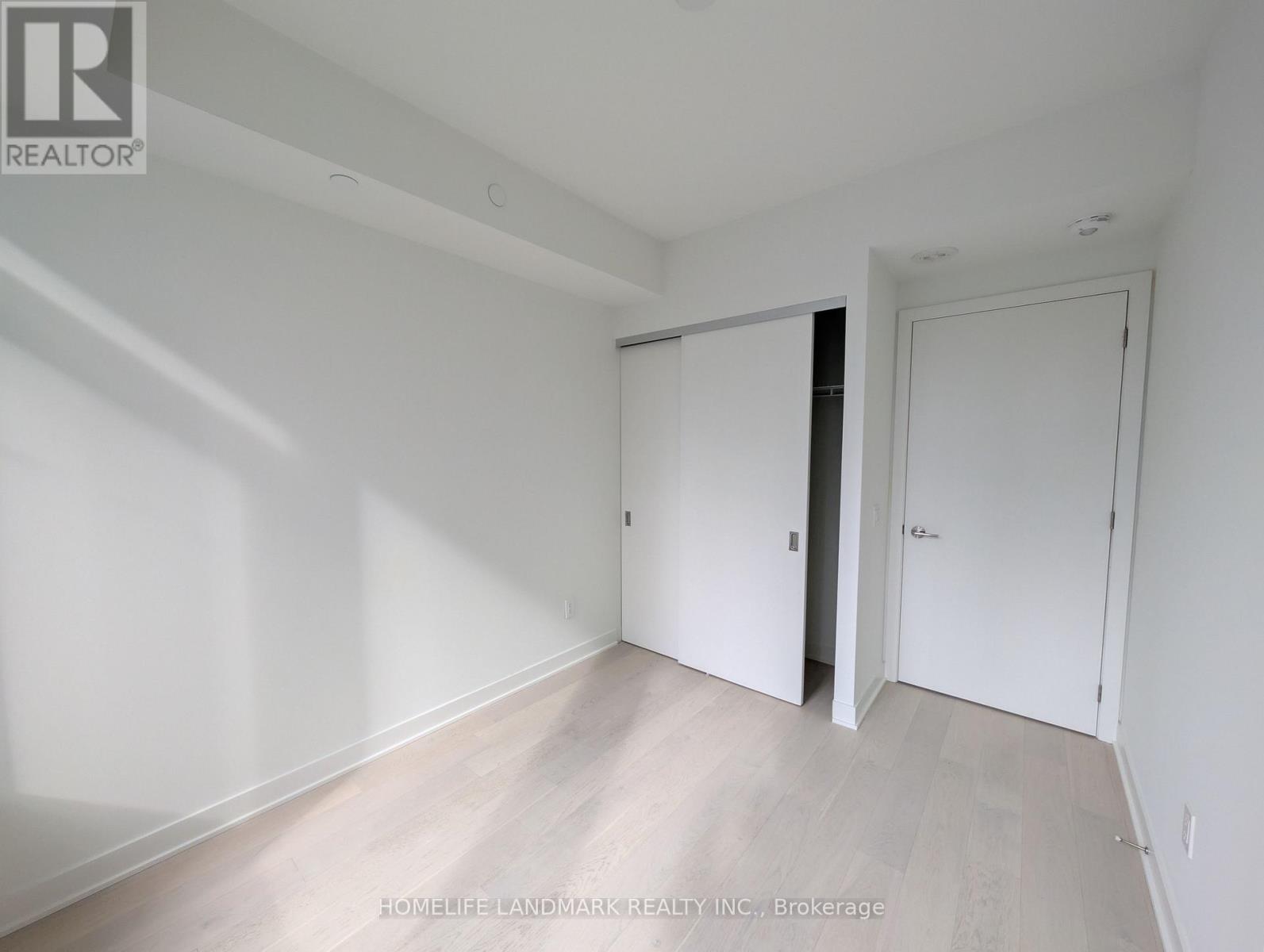 2210 - 11 Yorkville Avenue, Toronto, Ontario  M4W 1L2 - Photo 19 - C12823014