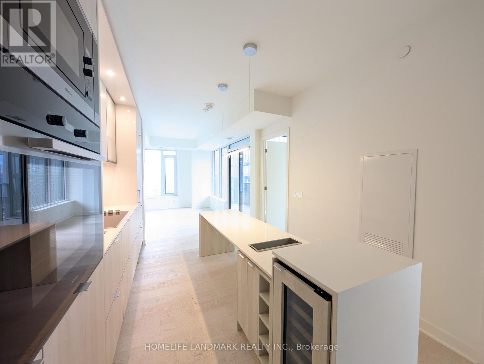 2210 - 11 Yorkville Avenue, Toronto, Ontario  M4W 1L2 - Photo 7 - C12823014