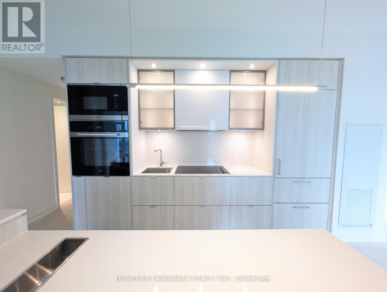 2210 - 11 Yorkville Avenue, Toronto, Ontario  M4W 1L2 - Photo 8 - C12823014