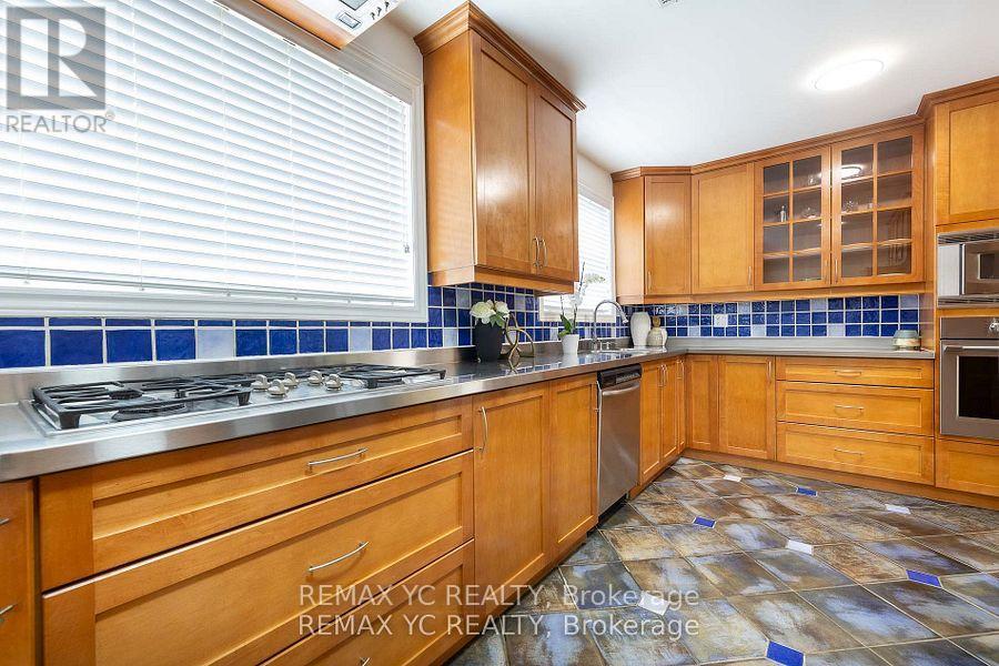 18 Mullet Road, Toronto, Ontario  M2M 2A6 - Photo 12 - C12823030