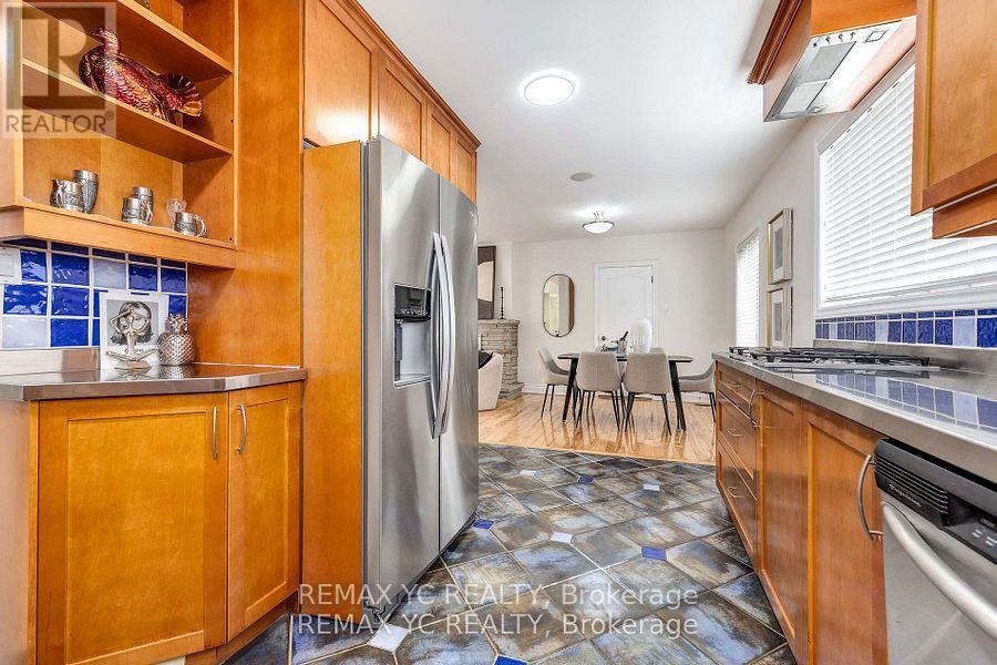 18 Mullet Road, Toronto, Ontario  M2M 2A6 - Photo 15 - C12823030