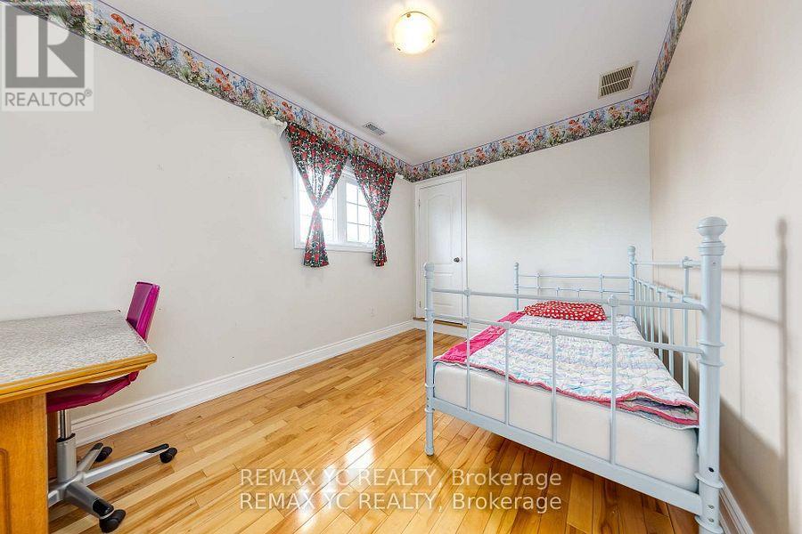 18 Mullet Road, Toronto, Ontario  M2M 2A6 - Photo 34 - C12823030
