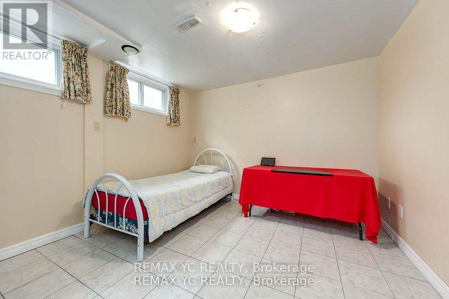 18 Mullet Road, Toronto, Ontario  M2M 2A6 - Photo 39 - C12823030
