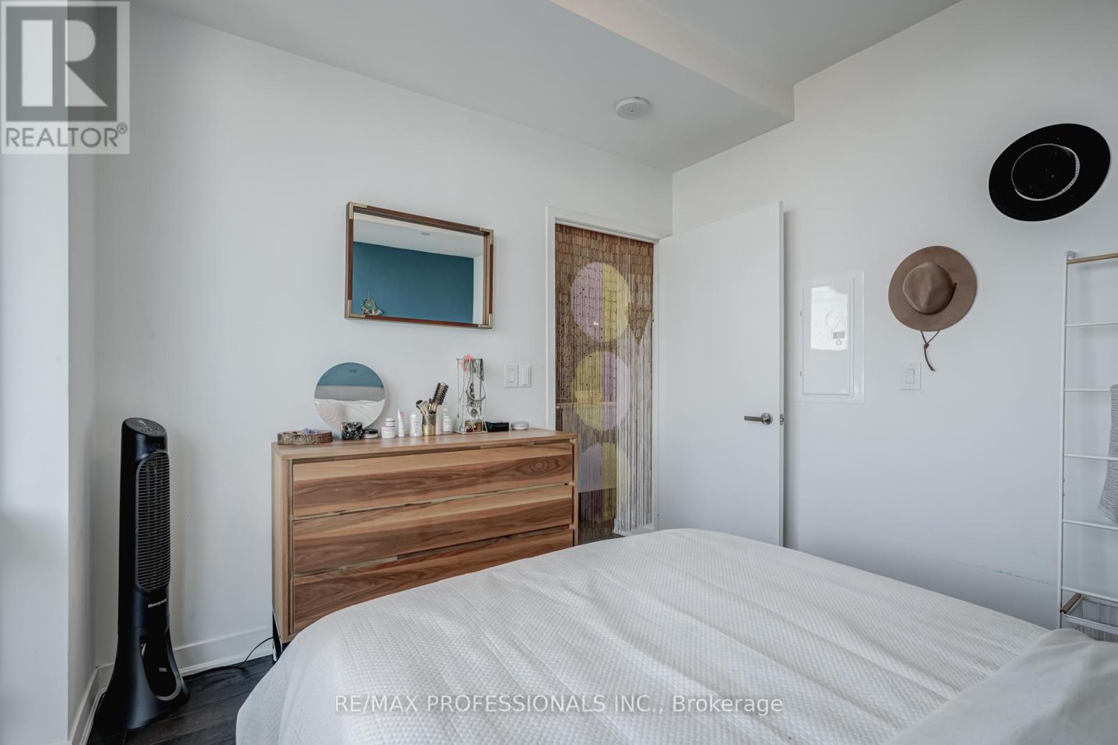 6105 - 88 Harbour Street, Toronto (Waterfront Communities), Ontario  M5J 0C3 - Photo 21 - C12823230