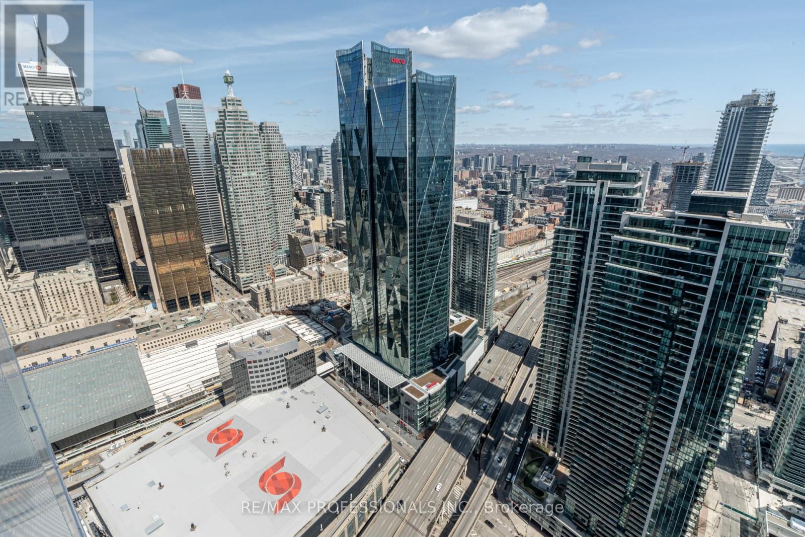 6105 - 88 Harbour Street, Toronto (Waterfront Communities), Ontario  M5J 0C3 - Photo 31 - C12823230