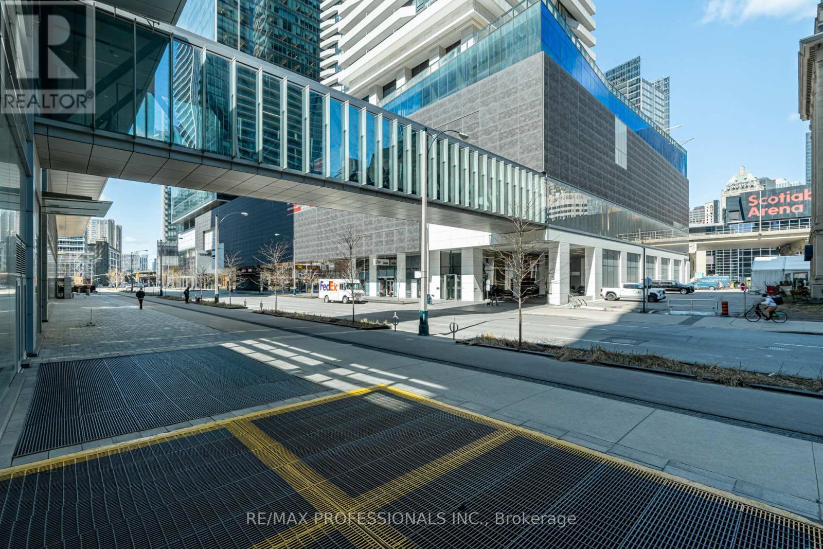 6105 - 88 Harbour Street, Toronto (Waterfront Communities), Ontario  M5J 0C3 - Photo 37 - C12823230