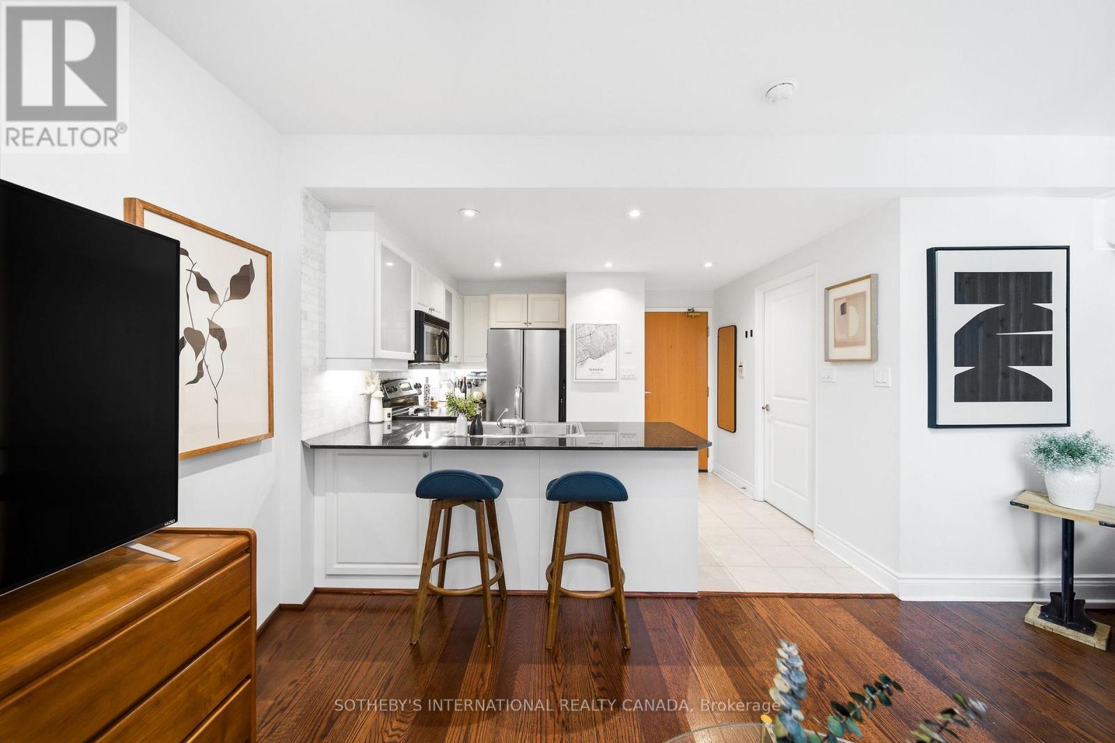 1507 - 80 Cumberland Street, Toronto, Ontario  M5R 3V1 - Photo 5 - C12823236