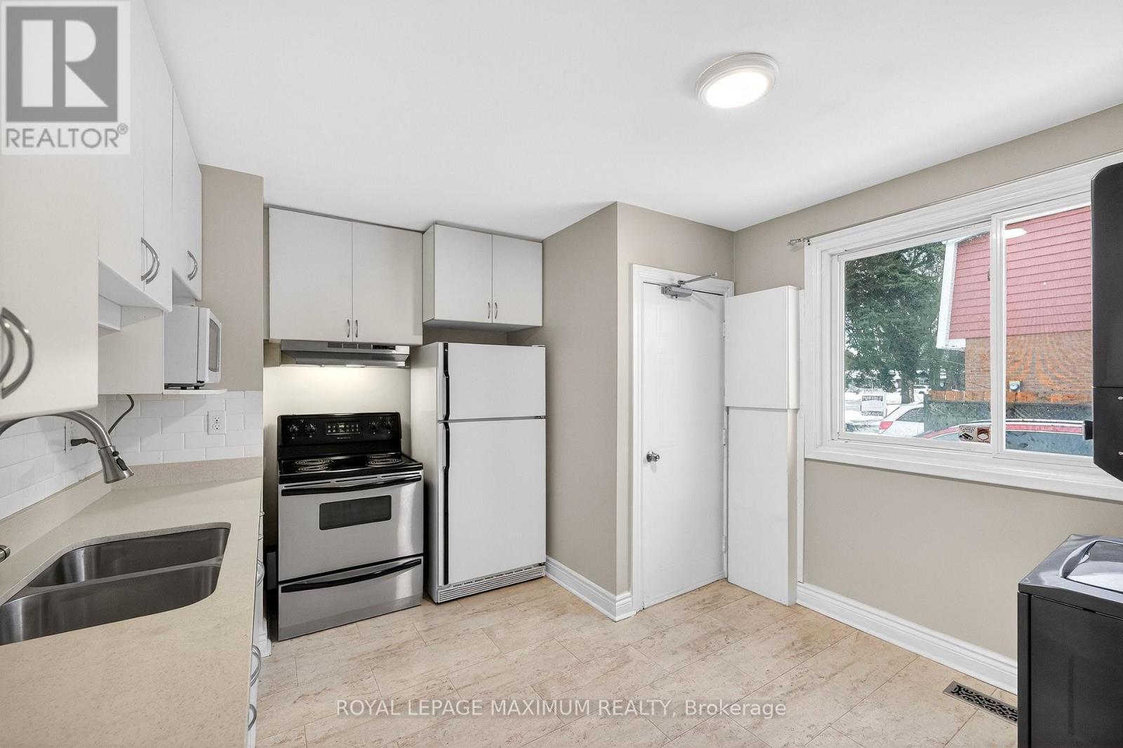 Upper - 362 Rosedale Drive, Whitby (Downtown Whitby), Ontario  L1N 1Z4 - Photo 14 - E12823042