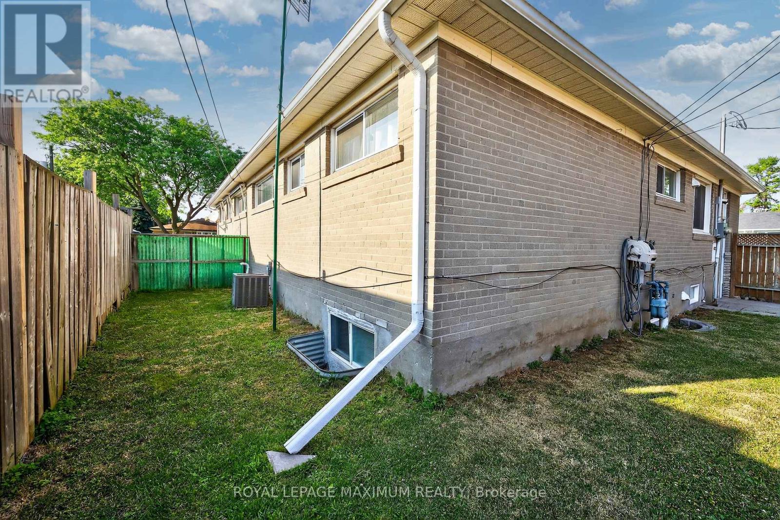 Upper - 362 Rosedale Drive, Whitby (Downtown Whitby), Ontario  L1N 1Z4 - Photo 34 - E12823042