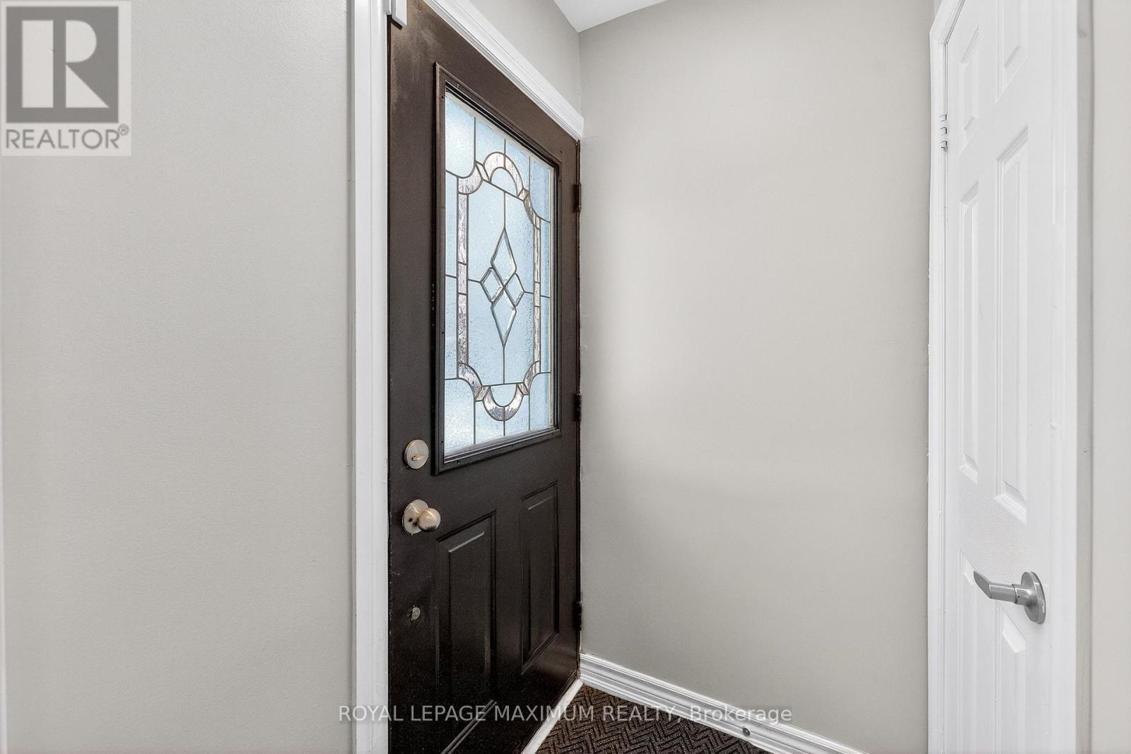 Upper - 362 Rosedale Drive, Whitby (Downtown Whitby), Ontario  L1N 1Z4 - Photo 4 - E12823042