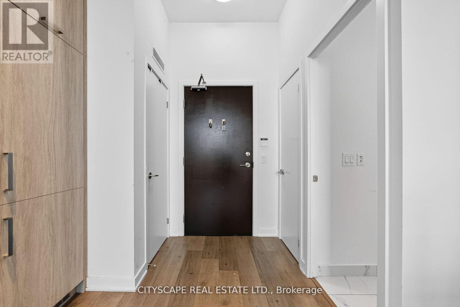 210 - 60 Honeycrisp Crescent, Vaughan, Ontario  L4K 0N5 - Photo 10 - N12822970